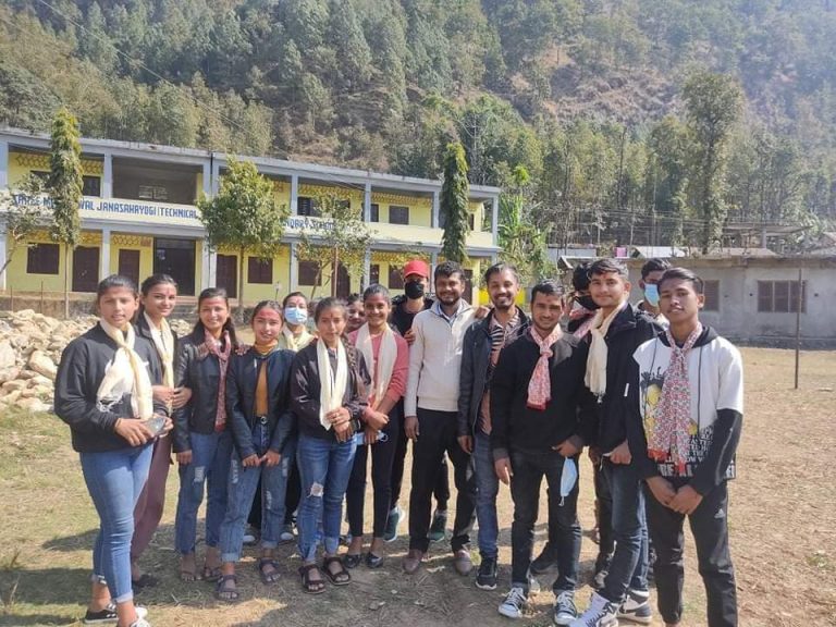 पर्वतको मुडिकुवामा OJT कार्यक्रमका विद्यार्थीहरुको बिदाई,कृषि उपज बिक्रि गरि बिद्यार्थीलाई रकम वितरण !