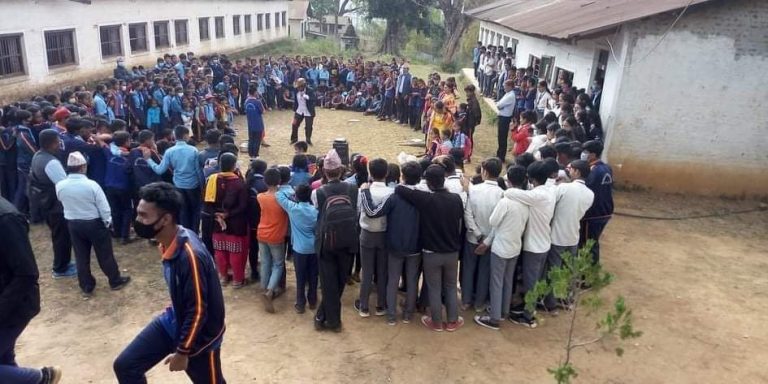 फलेवासका विभिन्न विद्यालयहरुमा बाल विवाहसम्बन्धी चेतनामुलुक सडक नाटक प्रदर्शन !