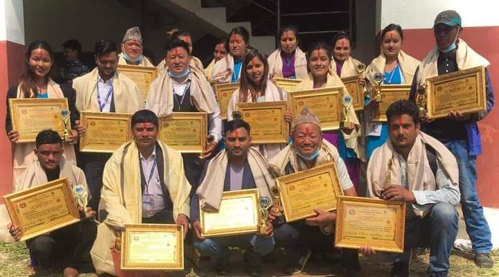 महाशिलामा विभिन्न क्षेत्रमा योगदान पुर्‍याउने ७७ जनालाई सम्मान गरियो!