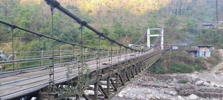 दक्षिण पर्वतलाई सदरमुकामसँग जोड्ने दोबिल्लामा नयाँ पुल बन्दै