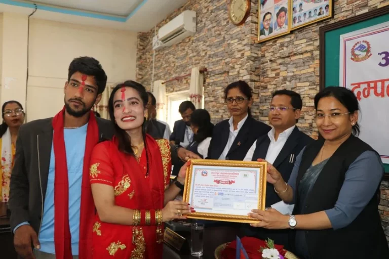 भरतपुर महानगरद्धारा अन्तरजातीय विवाह गर्ने सात जोडीलाई सम्मान