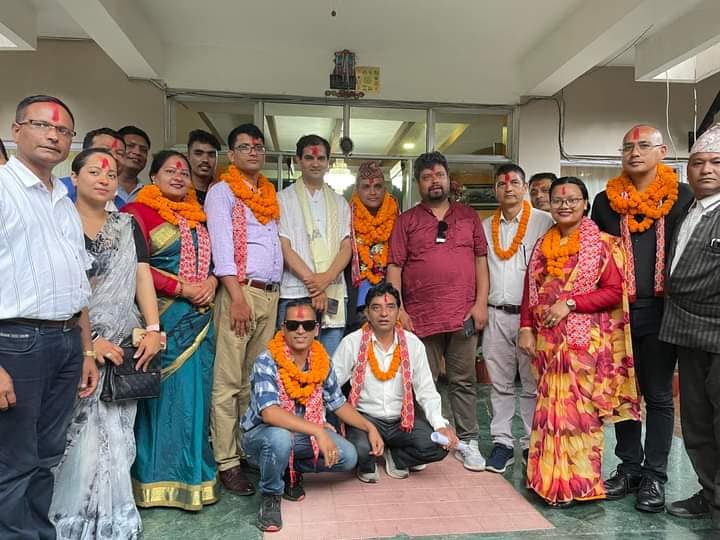 प्रेस युनियन पर्वतको अध्यक्षमा अधिकारी,१४ जना पत्रकारलाई पुरस्कार,४ जनालाई सम्मान