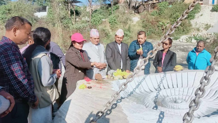 कुश्माबाट कालीगण्डकीको शिला चितवनको माडी लगियो