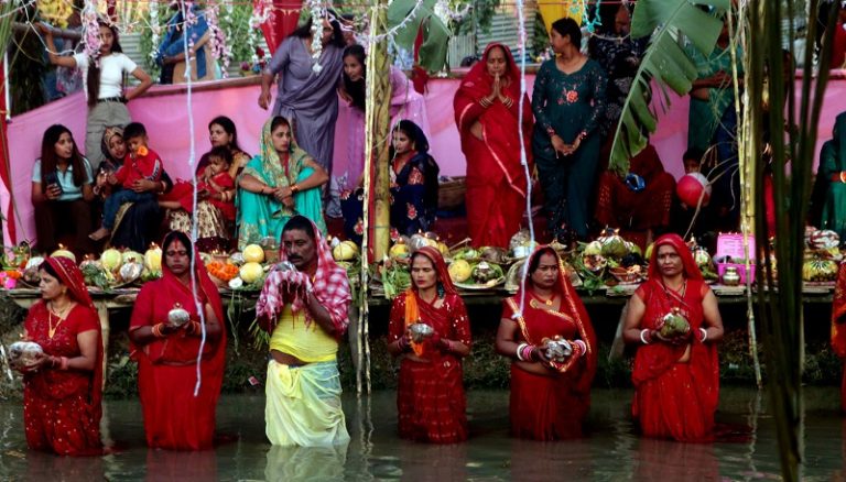उदाउँदो सूर्यलाई अर्घ्य दिएर छठ पर्वको समापन