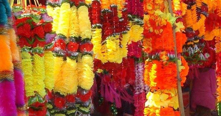 बागलुङमा प्लास्टिकका फूलमाला बिक्री वितरणमा रोक