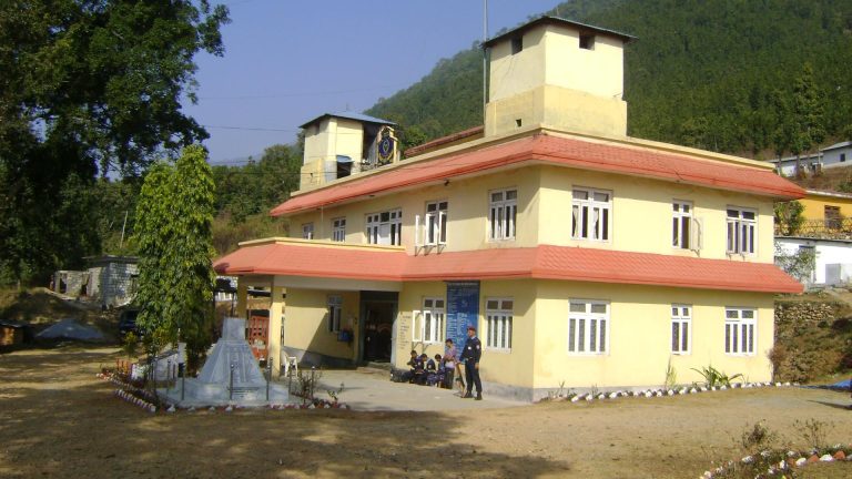 ठगी गरेको आरोपमा पर्वतमा दुईवटा सहकारीका ८ जना सञ्चालक पक्राउ