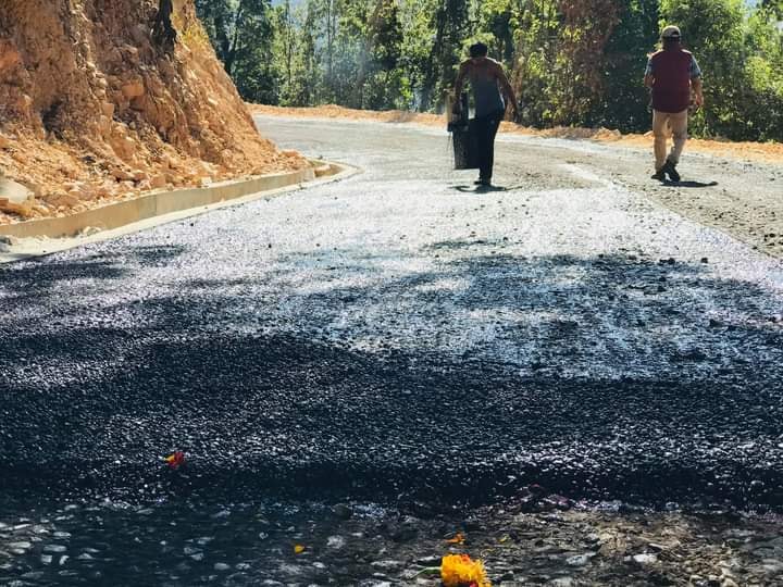 पर्वतका ९ ग्रामीण सडक बहुबर्षिय ठेक्का मार्फत निर्माण हुँदै