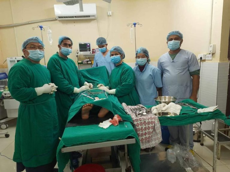 पर्वत अस्पतालमा एकै दिन ३ वटा शल्यक्रिया