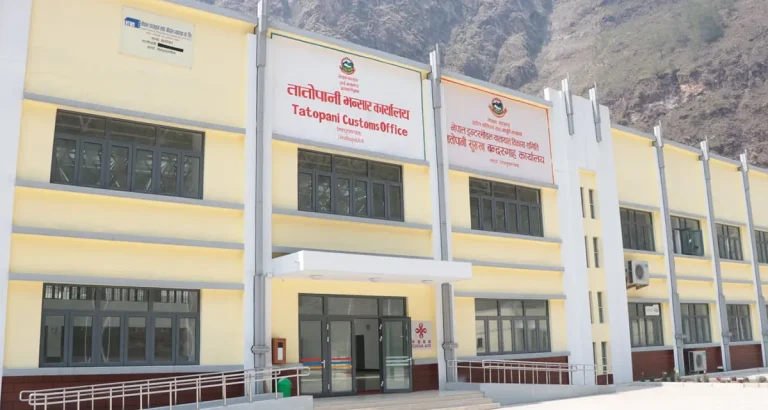 रासायनिक मल १० महिनादेखि भन्सारकै गोदाममा
