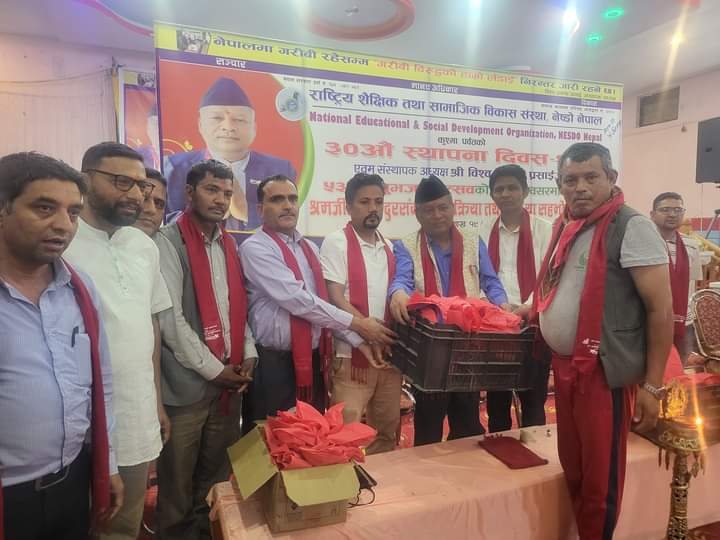 नेष्डो नेपालद्वारा १ सय ८३ मजदुरलाई भोजन र सरसफाइ सामाग्री हस्तान्तरण