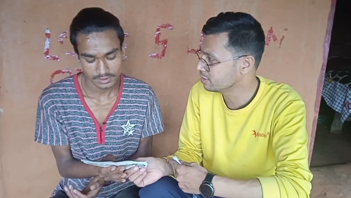 आर्थिक अभावमा उपचारमा समस्या भोगेका सुमनलाई पत्रकार बिसिद्वारा सहयोग हस्तान्तरण