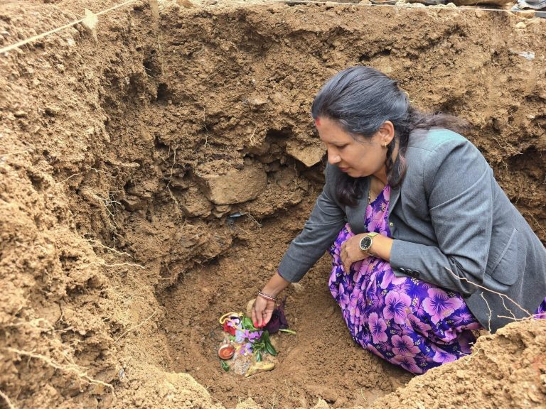 पर्वतको फलेवासमा गाउँघर क्लिनिक भवनको शिलान्यास