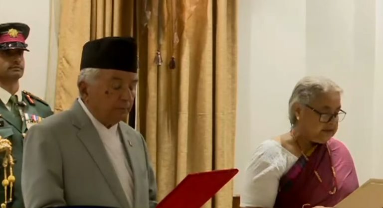 नवनियुक्त प्रधानमन्त्री सुशीला कार्कीद्वारा शपथ ग्रहण