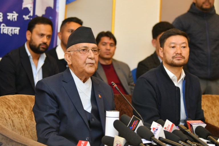 पार्टीका युवाहरुलाई सडक प्रदर्शनमा उत्रन ओलीको निर्देशन,सरकारले दोषीलाई कारबाही नगरेकोप्रति आक्रोशित