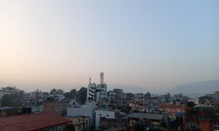 काठमाण्डौको तापक्रम ४ डिग्रीबाट तल झर्यो, तराईमा आज पनि हुस्सु र कुहिरो