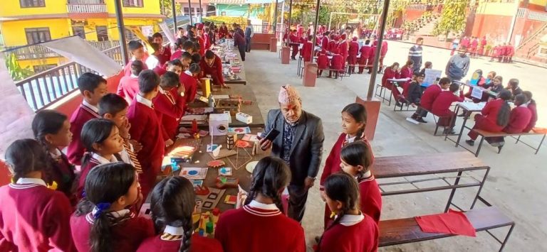 कुश्मा स्थित नमुना आवासीय माबिमा शैक्षिक प्रदर्शनी कार्यक्रम सम्पन्न