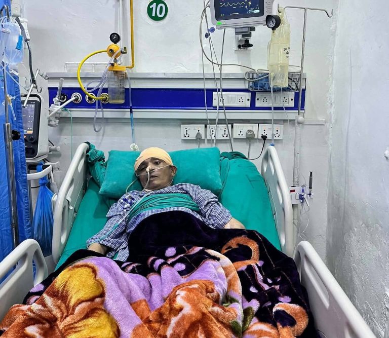 पर्वतका लालकाजी प्रेसरले हानेर जीवन मृत्युको दोसाँधमा,आर्थिक अभावले उपचारमा समस्या, सहयोगको अपिल