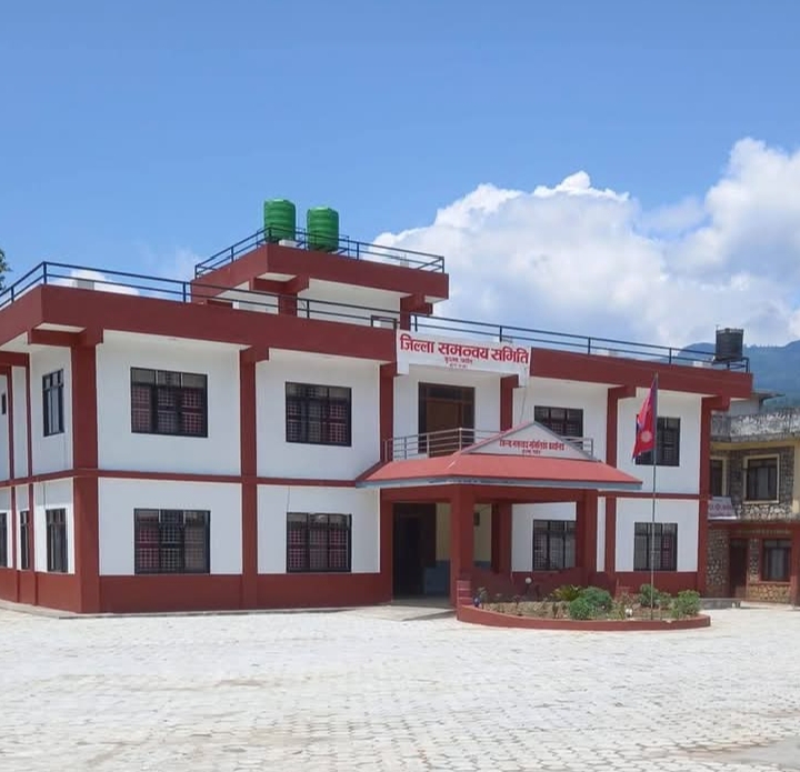 जिल्ला समन्वय समिति पर्वतका पदाधिकारीले ७ दिनको सुविधा बाढीपीडितलाई सहयोग गर्ने